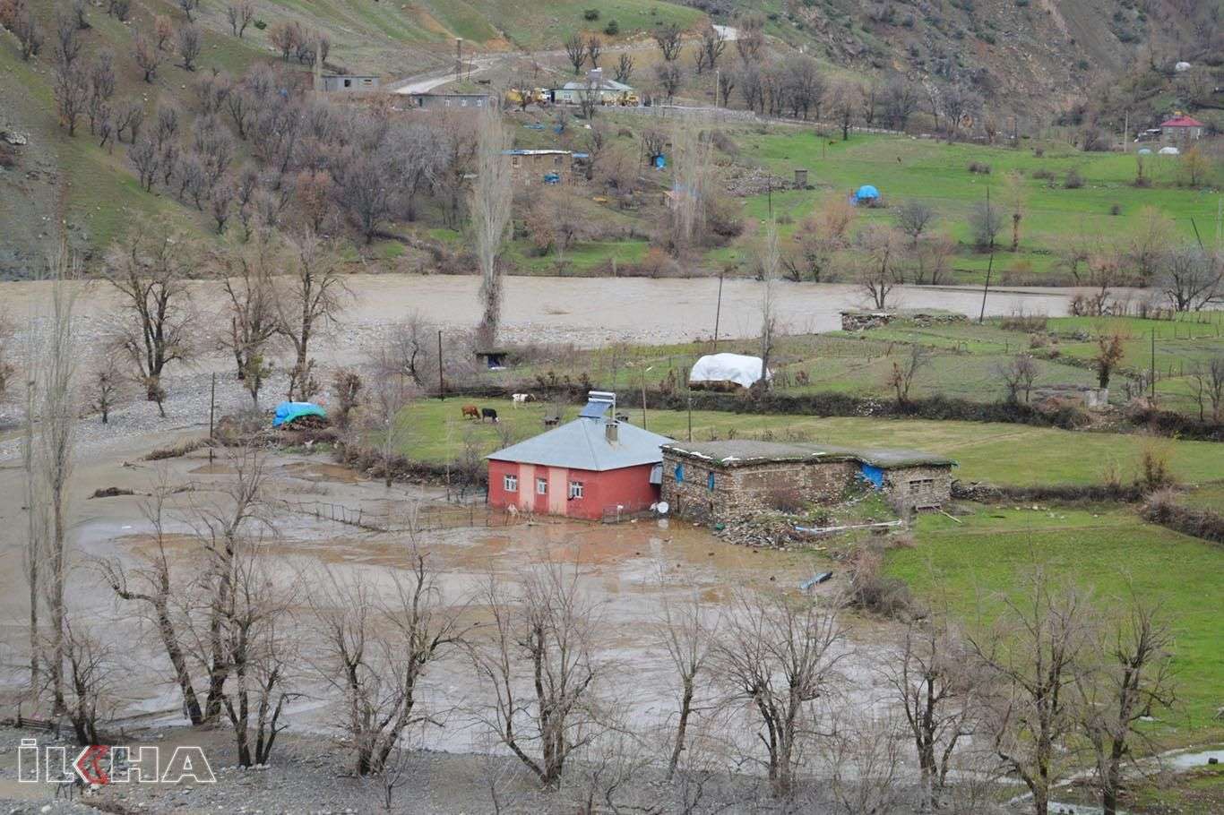 AFAD, sel anında ve sonrasında yapılacaklara ilişkin uyarılarda bulundu AFAD, sel anında ve sonrasında yapılacaklara ilişkin uyarılarda bulundu